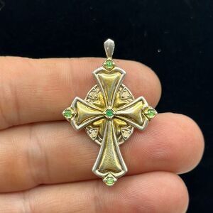 Gorgeous gold and silver tone cross in sterling silver 925